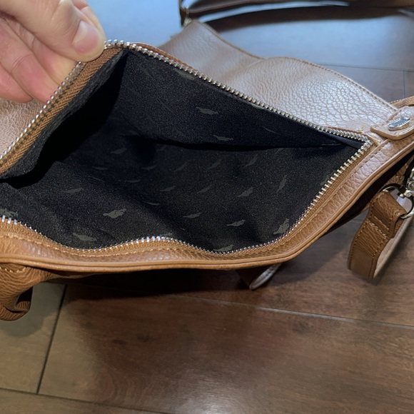 Roots Crossbody Bag - Picture 3 of 7